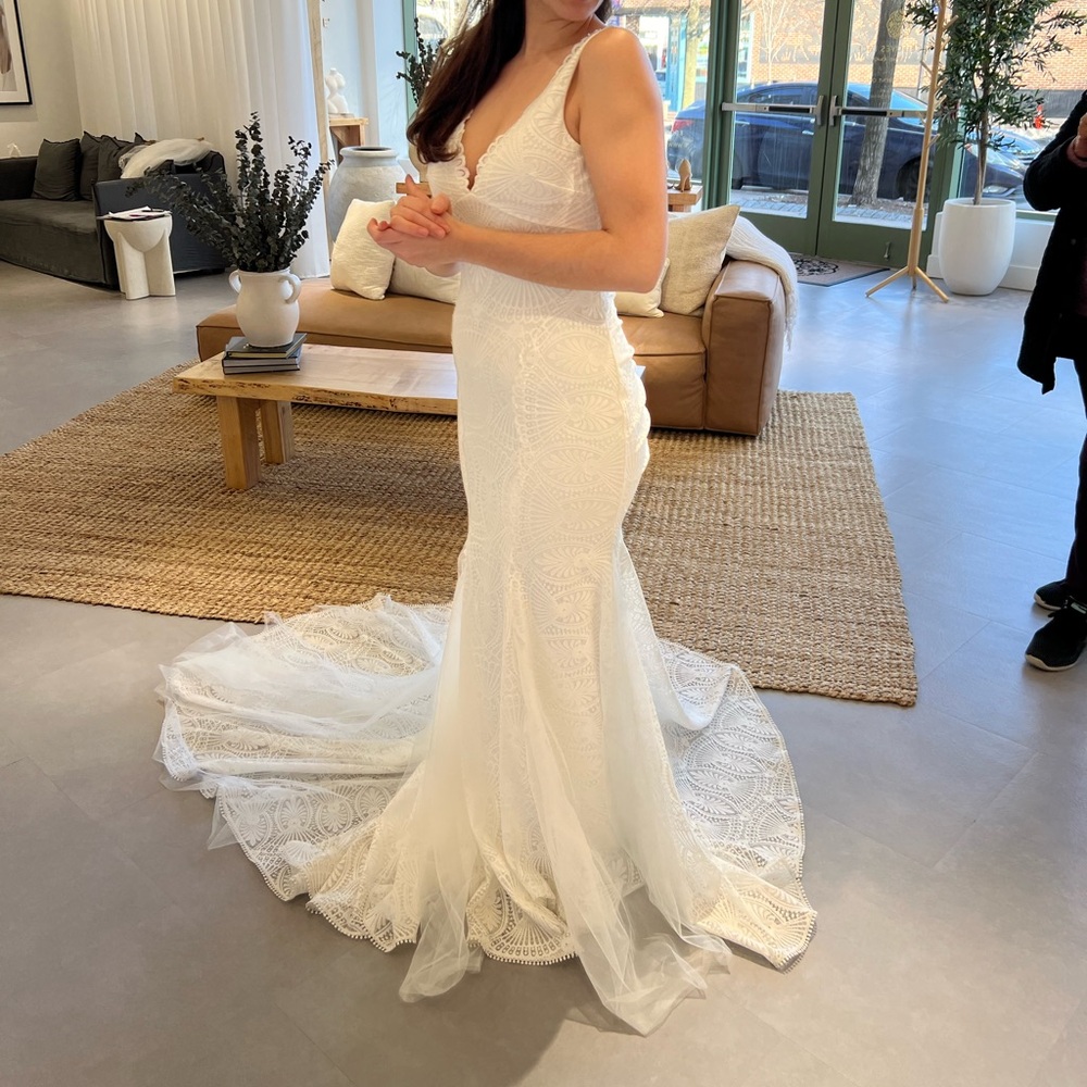 Elegant White Lace Wedding Dress | Grace Loves Lace Sienna Dress | Size S - Picture 5 of 10